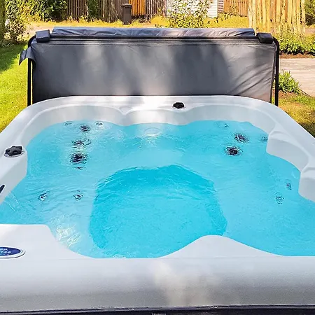 Vakantiehuis Pet Friendly In With Jacuzzi *
