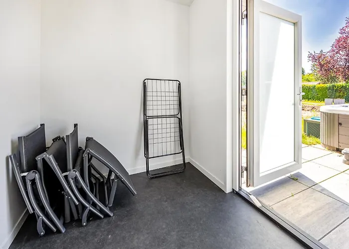 2 Bedroom Amazing In Voorthuizen