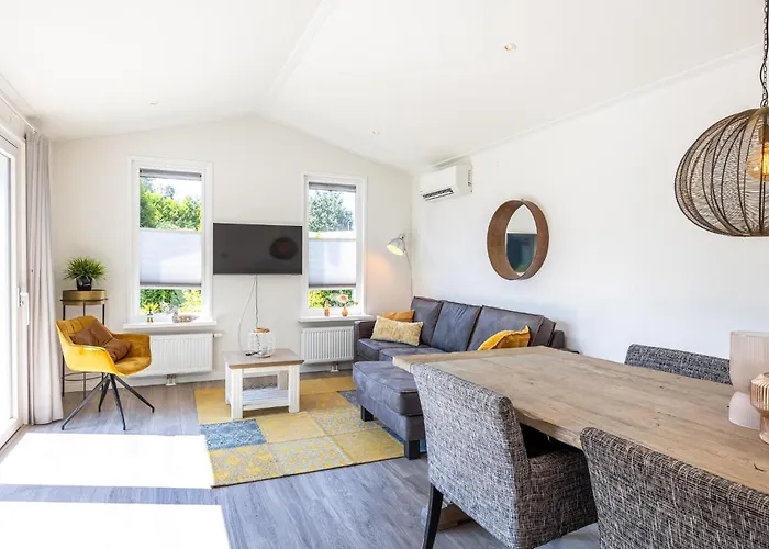 2 Bedroom Amazing In Hébergement de vacances *