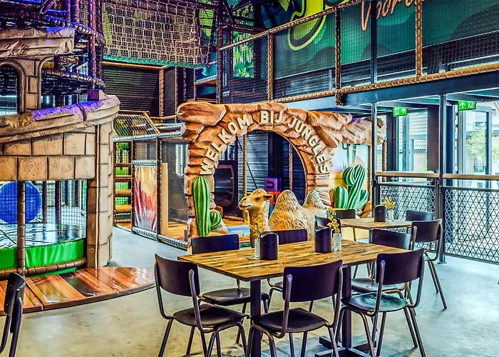 2 Bedroom Amazing In Hébergement de vacances *