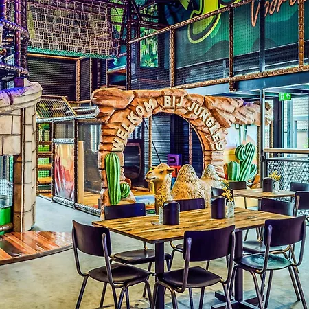 2 Bedroom Amazing In Holiday home *